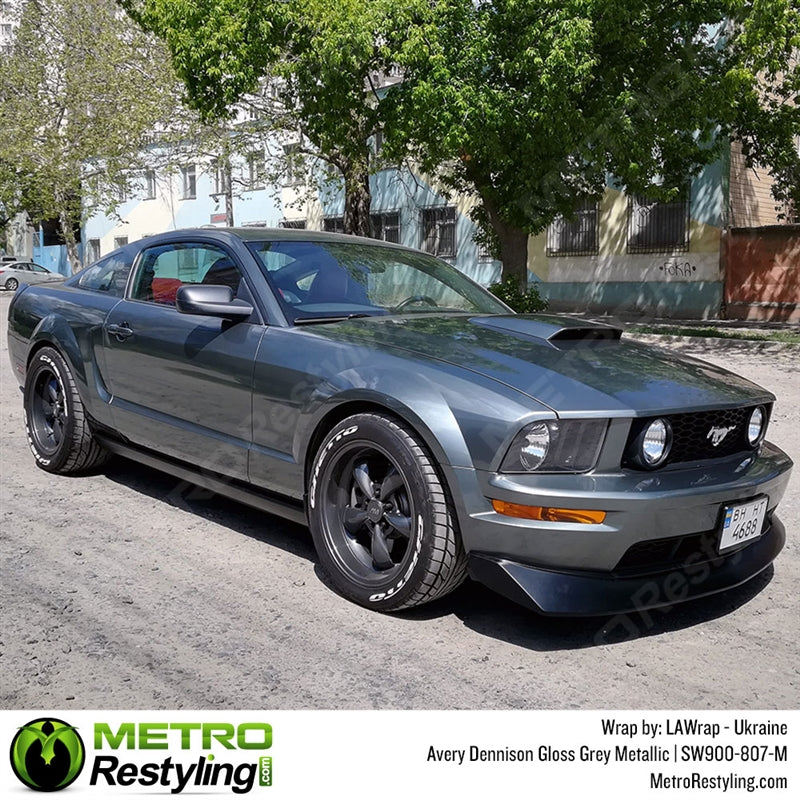 Gloss Metallic Grey by Avery Dennison (SW900-807-M)